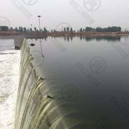 The Spillway Gate:The Spillway Gate, 45 meters long, 3.5 meters high, inflatable shield rubber dam